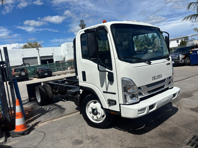 Truck Chassis Isuzu NPR - Gasoline