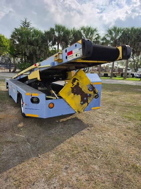 Belt Loader Tug 660