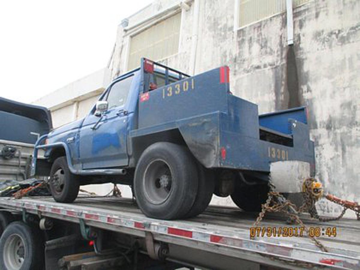 Bob Tail Truck Ford/Eagle SD/F-350