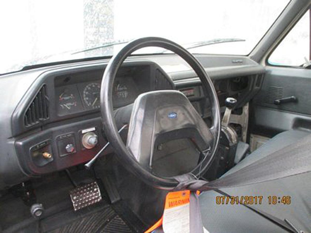 Bob Tail Truck Ford/Eagle SD/F-350