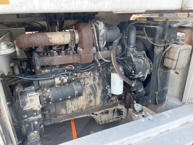 Wide Lower Deck Cargo Loader FMC Commander 15 U