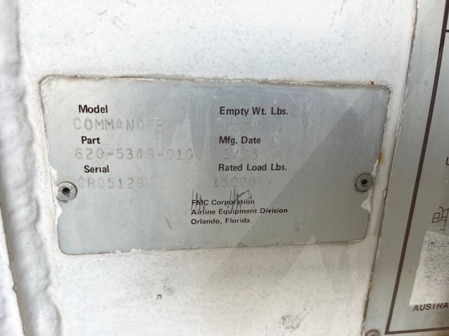 Wide Lower Deck Cargo Loader FMC Commander 15 U