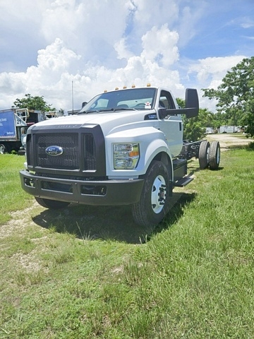 Truck Chassis Ford F-750 2025