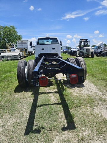 Truck Chassis Ford F-750 2025