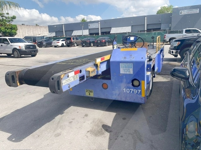 Belt Loader Tug 660