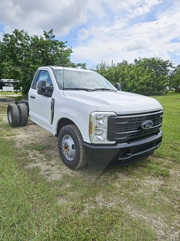 Truck Chassis Ford F-350 XL SD 2024