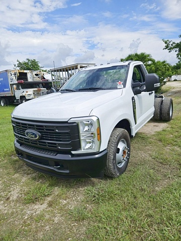 Truck Chassis Ford F-350 XL SD 2024