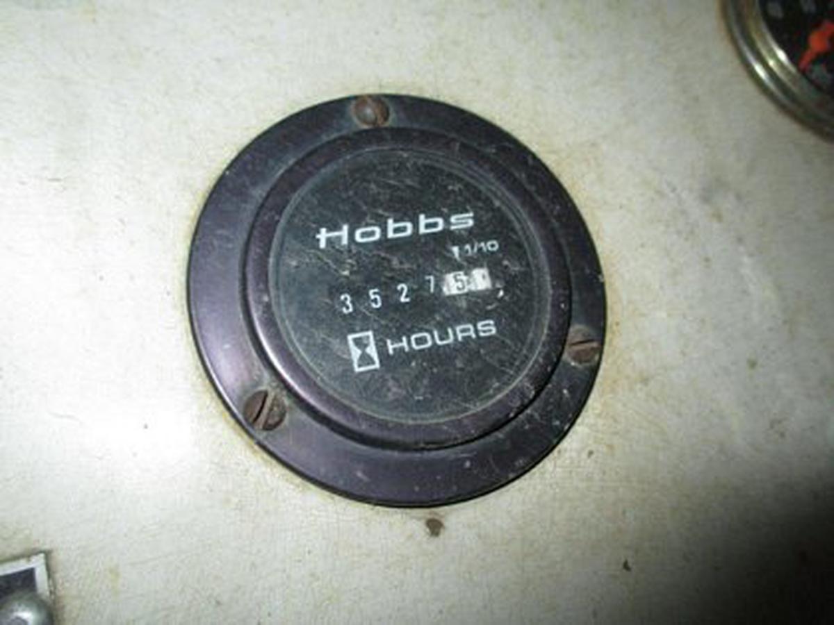 Push Back Tractor Hough-Paymover T-225 SL+ 400Hz GPU Hobart