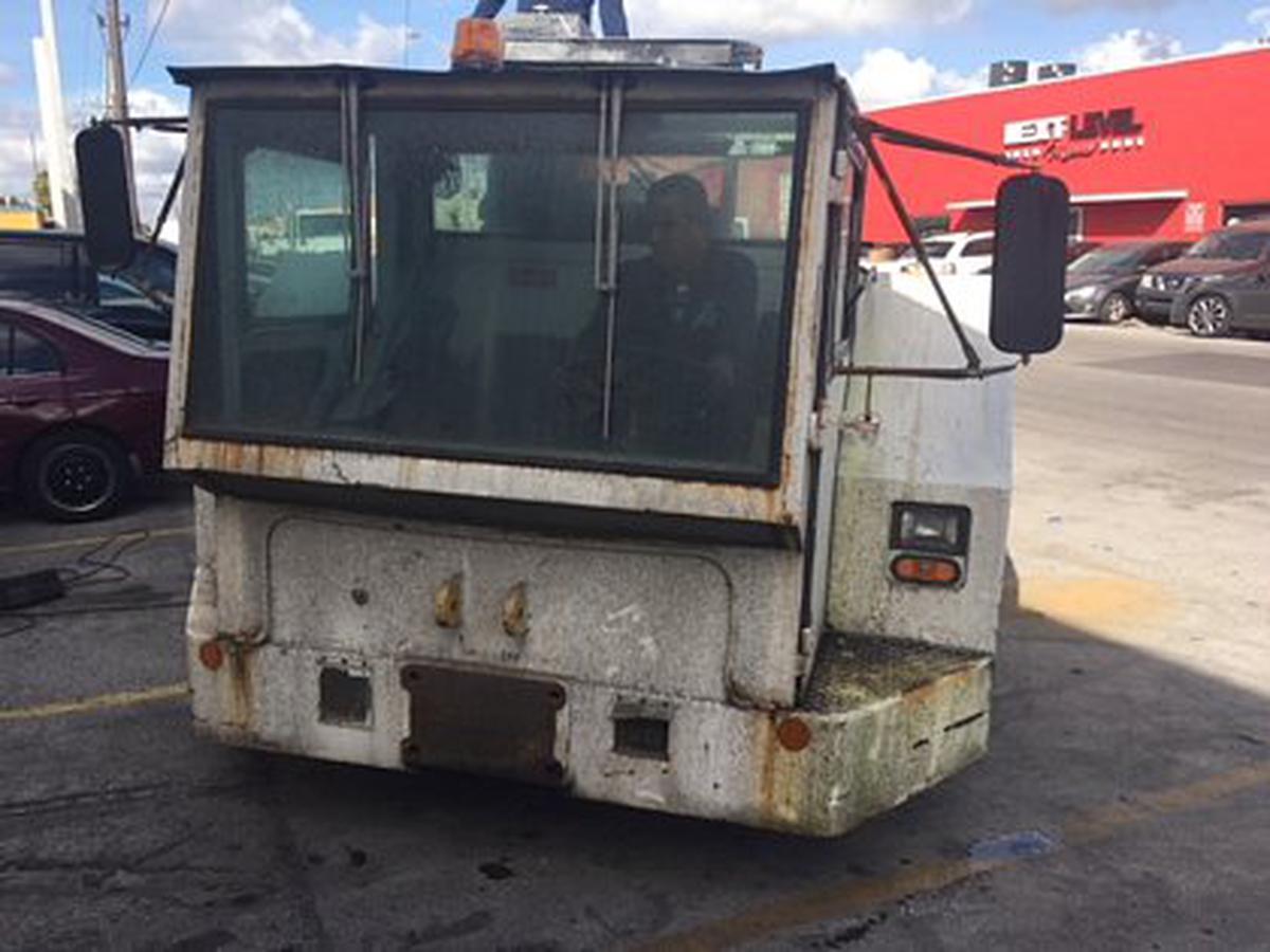 Push Back Tractor S&S GT-90C