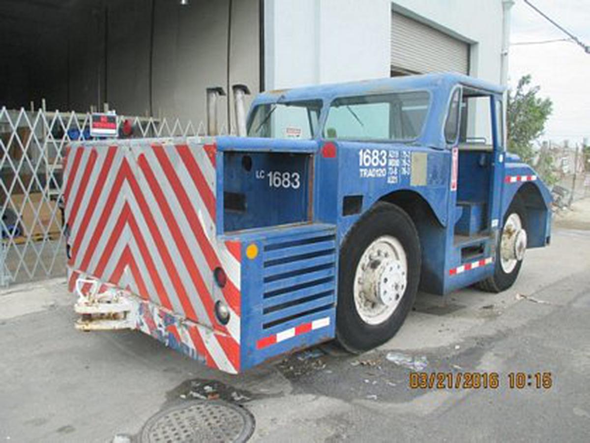 Push Back Tractor Hough-Paymover T-300 SL