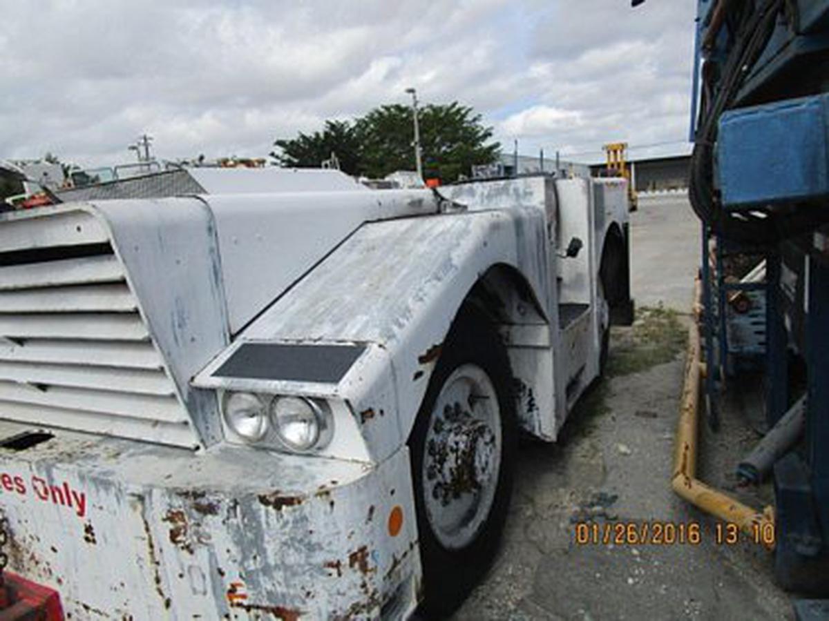 Push Back Tractor Hough-Paymover T-180 FA