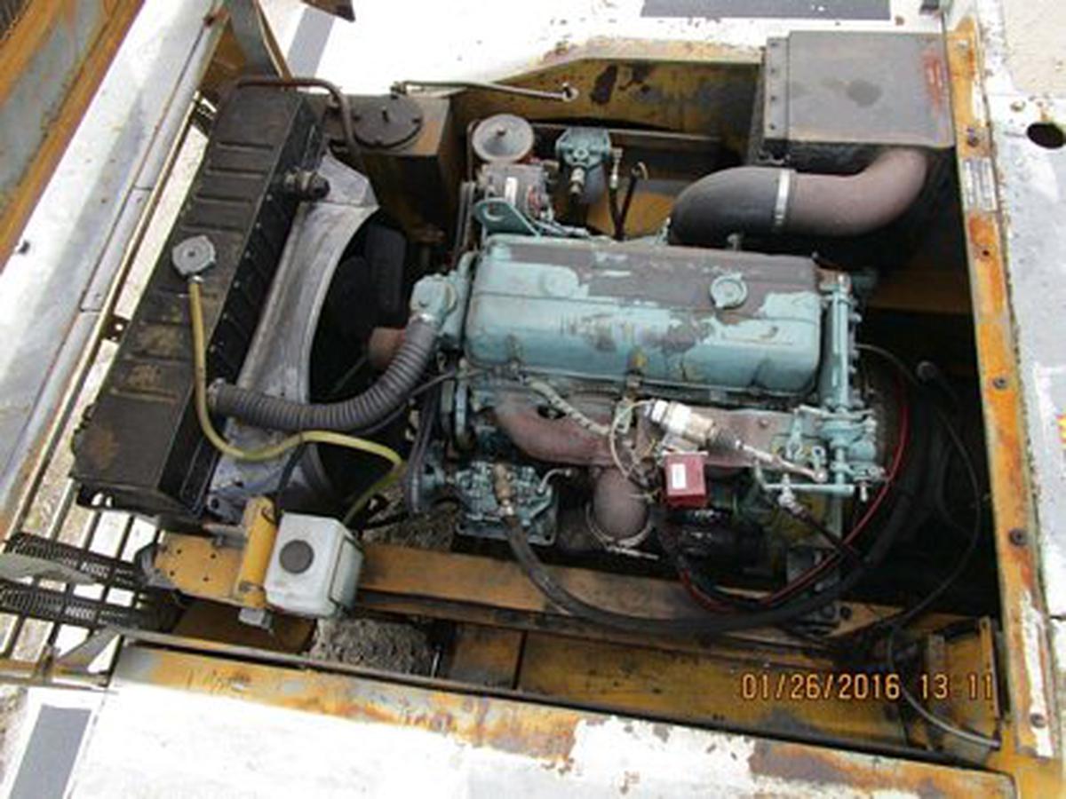 Push Back Tractor Hough-Paymover T-180 FA