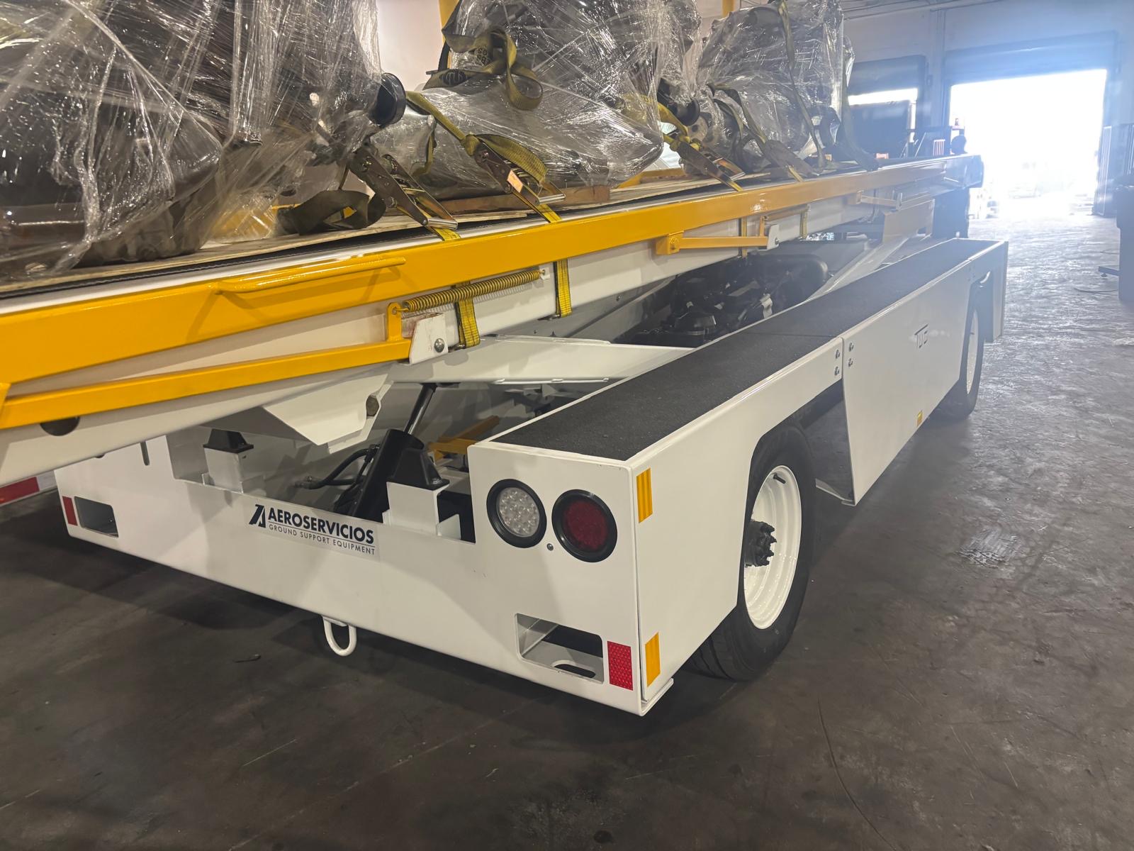 Belt Loader Tug 660