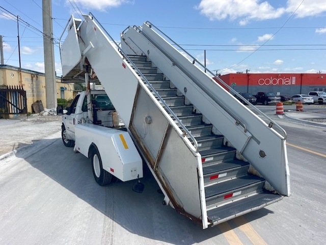 Motorized Passenger Stair Ford/Stinar F-350/SPS-3518