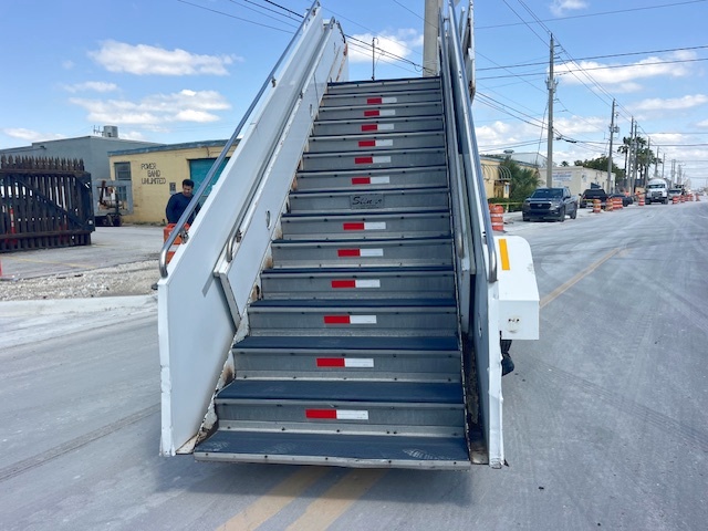 Motorized Passenger Stair Ford/Stinar F-350/SPS-3518