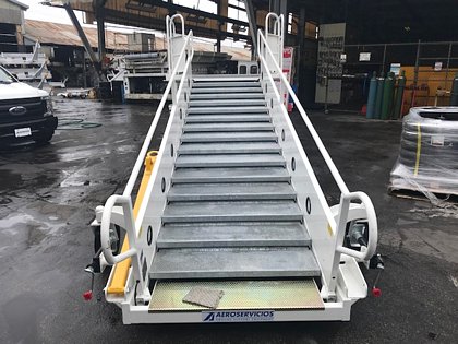 Narrow Body Passenger Stair Clyde 15F2820 - 88/161 in