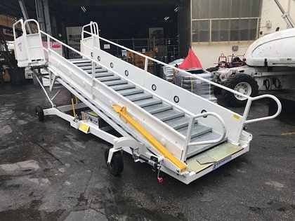 Narrow Body Passenger Stair Clyde 15F2820 - 88/161 in