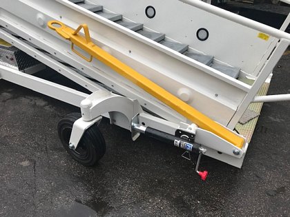 Narrow Body Passenger Stair Clyde 15F2820 - 88/161 in