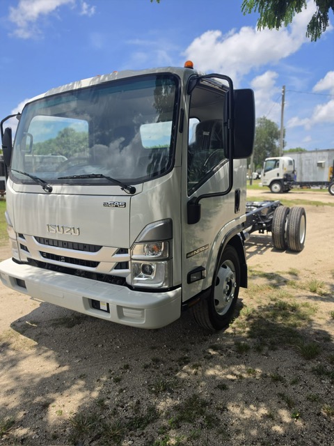 Truck Chassis Isuzu NPR - Gasoline