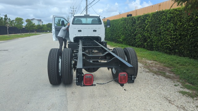 Truck Chassis Ford F-750 2026