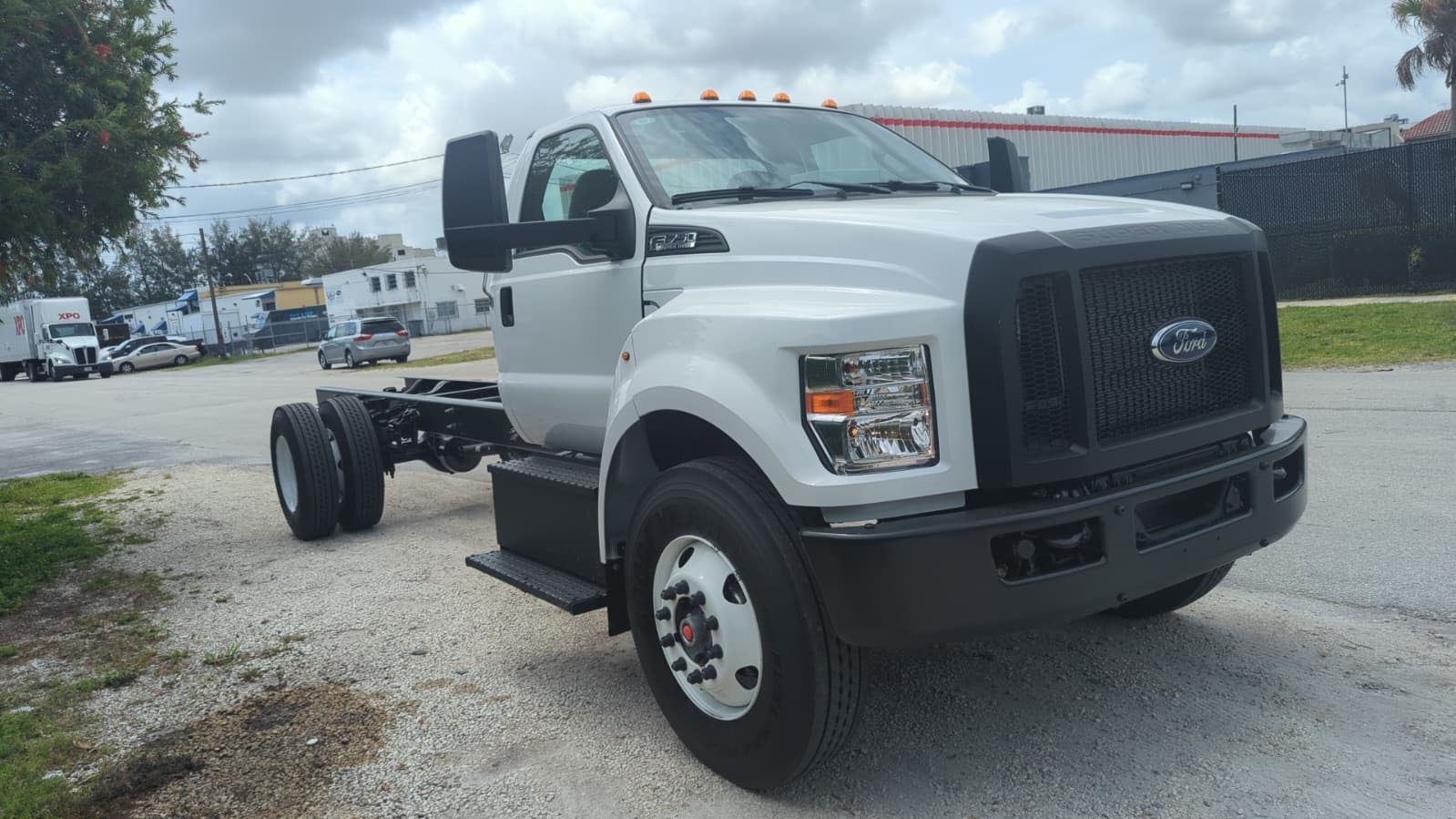 Truck Chassis Ford F-750 2026