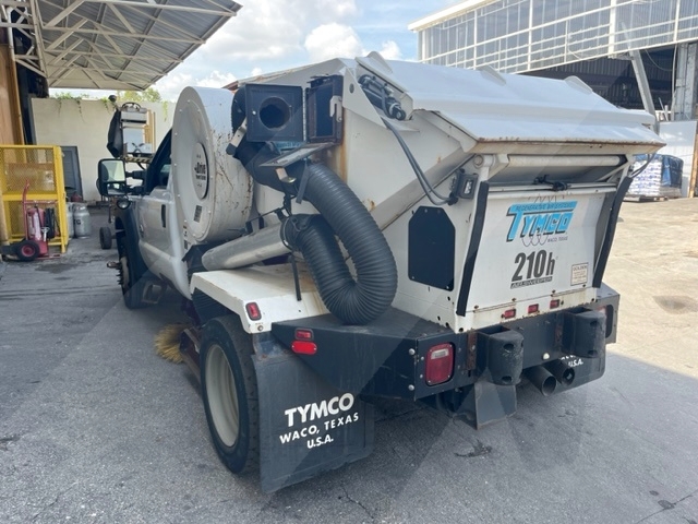 Parking Lot Sweeper Ford F-450/Tymco 210h