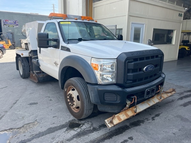 Parking Lot Sweeper Ford F-450/Tymco 210h