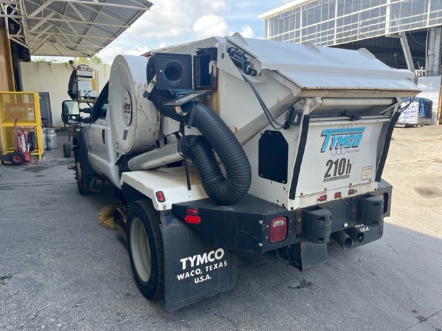 Parking Lot Sweeper Ford F-450/Tymco 210h