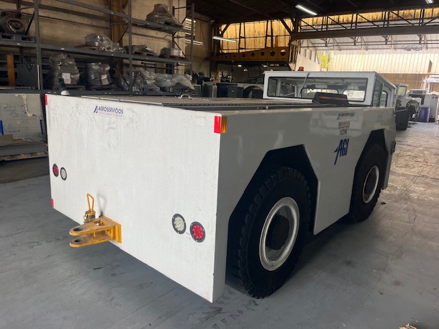 Push Back Tractor S&S GT-50