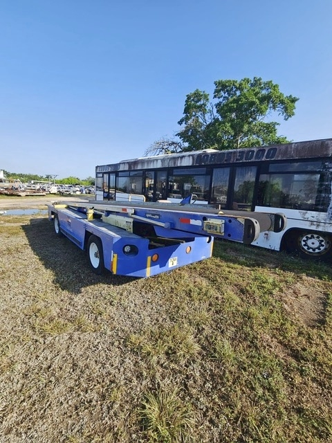 Belt Loader Tug 660E