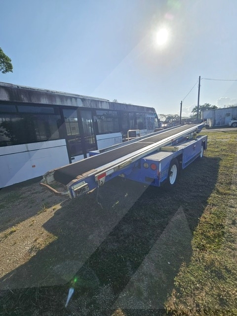 Belt Loader Tug 660E