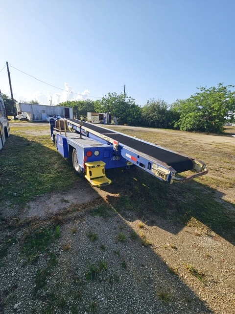 Belt Loader Tug 660E