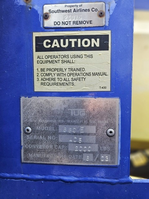 Belt Loader Tug 660E