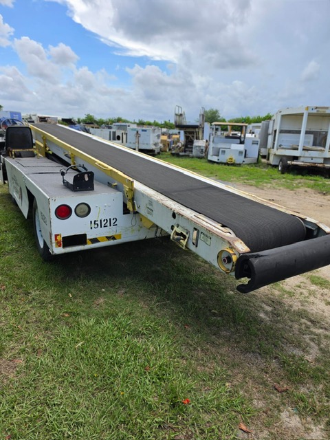 Belt Loader Tug 660