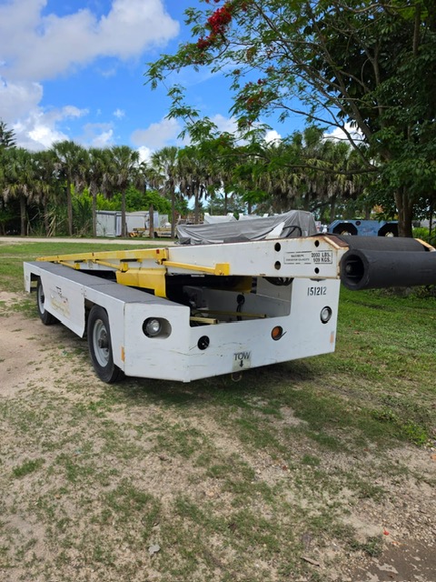 Belt Loader Tug 660