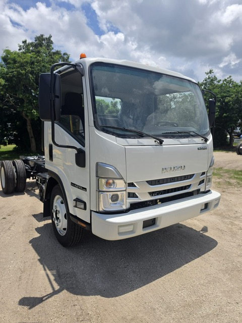 Truck Chassis Isuzu NPR - Gasoline
