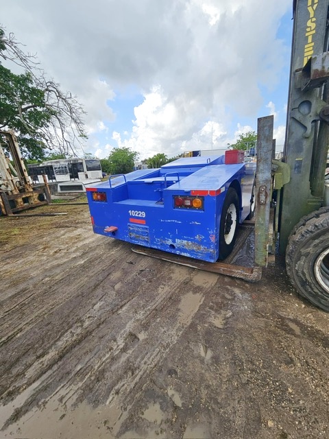 Push Back Tractor FMC B350E