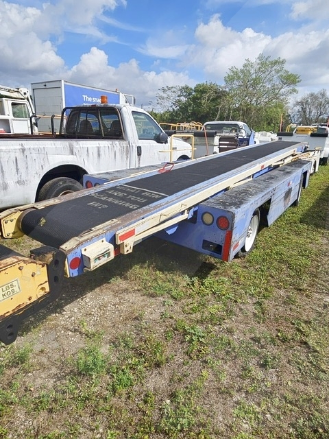 Belt Loader Tug 660E