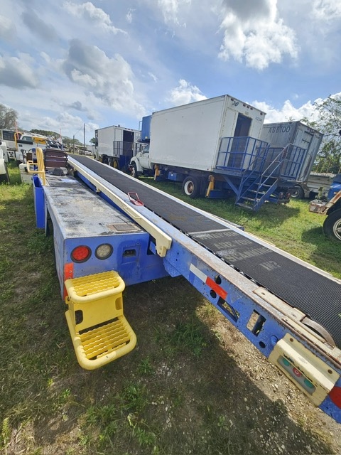 Belt Loader Tug 660E