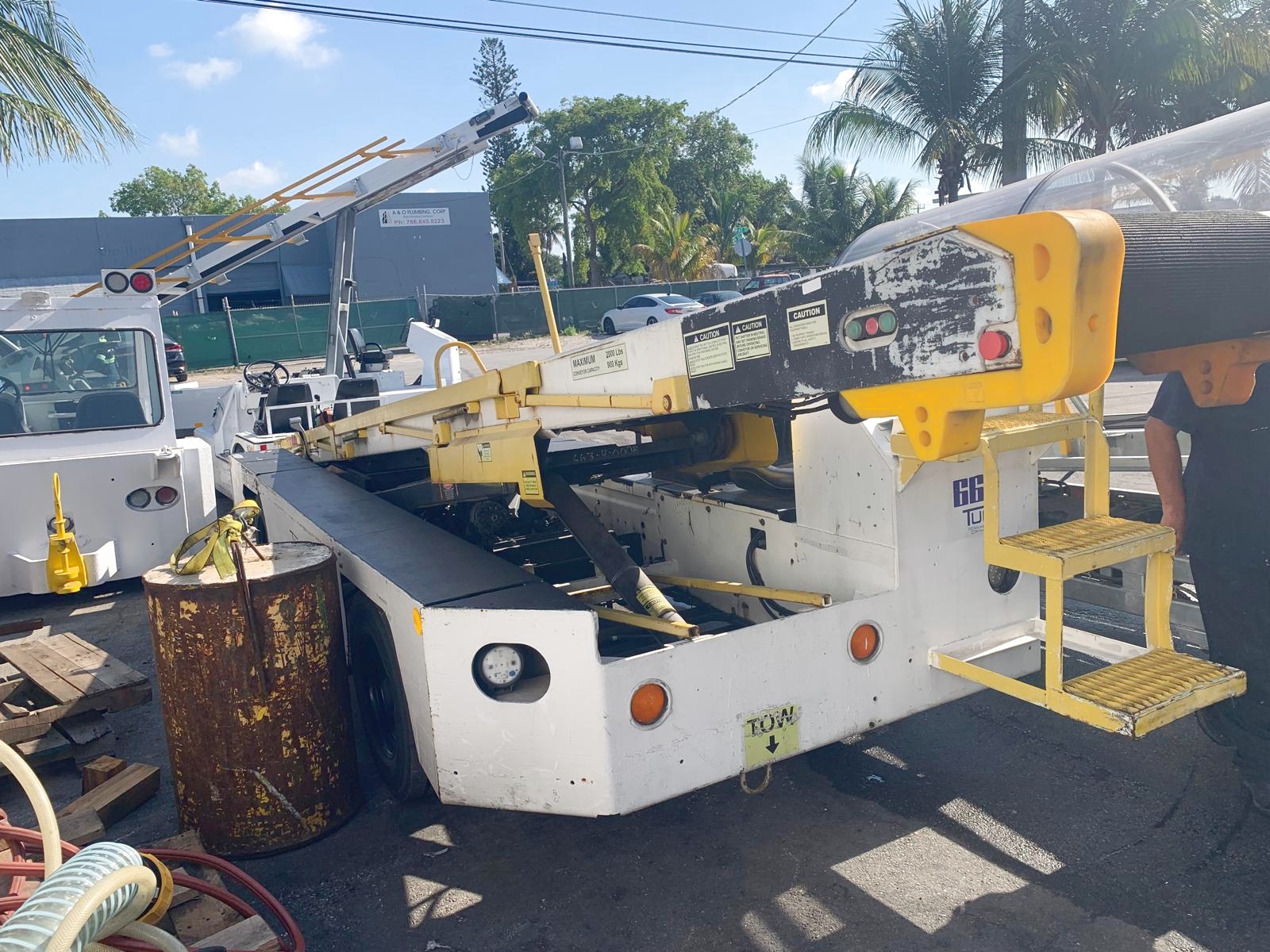 Belt Loader Tug 660