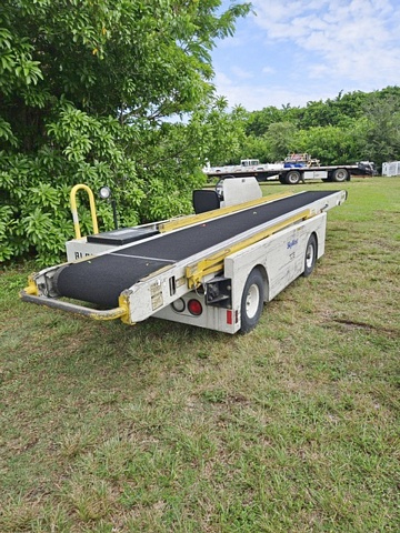 Belt Loader Tug 660E