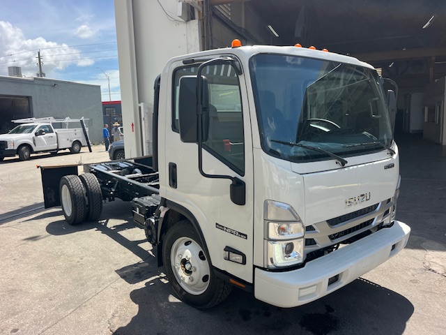 Truck Chassis Isuzu NPR - Gasoline