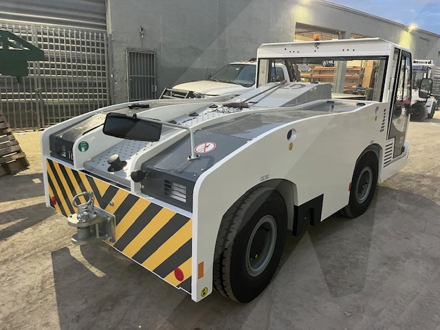 Push Back Tractor TLD TMX-150-15 Tier 4F
