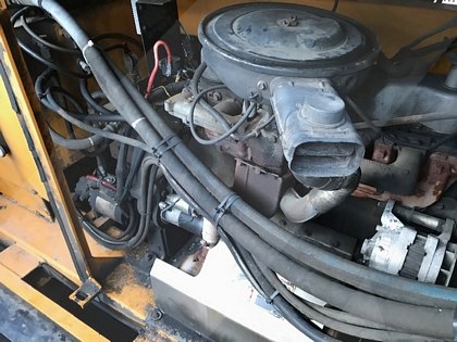 Wide Lower Deck Cargo Loader FMC Commander 15 U