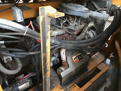 Wide Lower Deck Cargo Loader FMC Commander 15 U