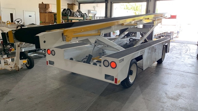 Belt Loader Tug 660-11