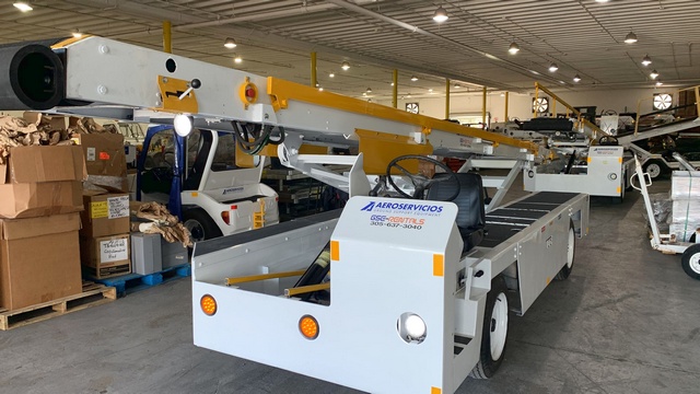 Belt Loader Tug 660-11