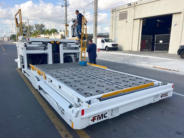 Cargo Loader FMC-Commander 15 STD