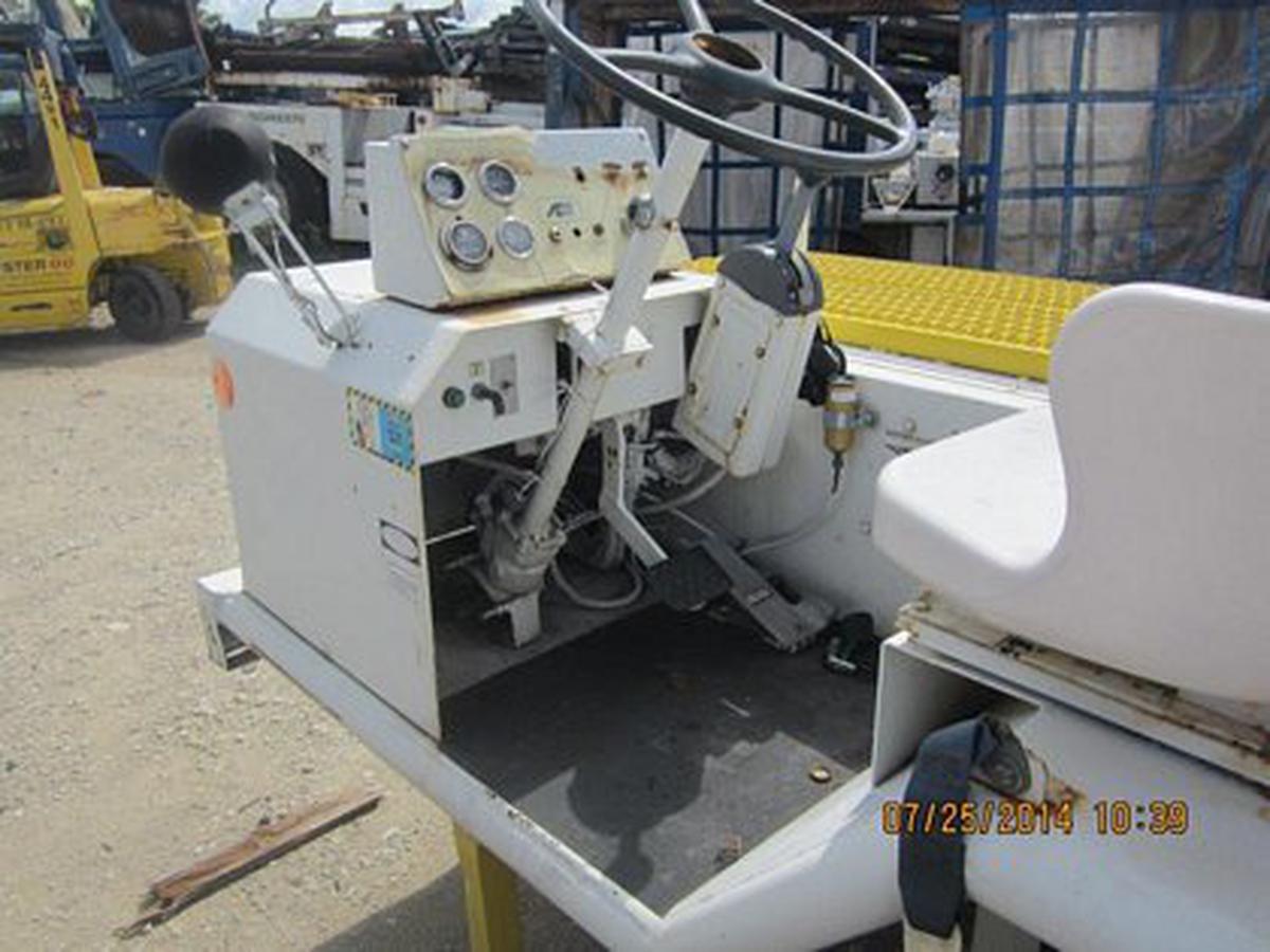 Lavatory Truck ACE 1410-5030