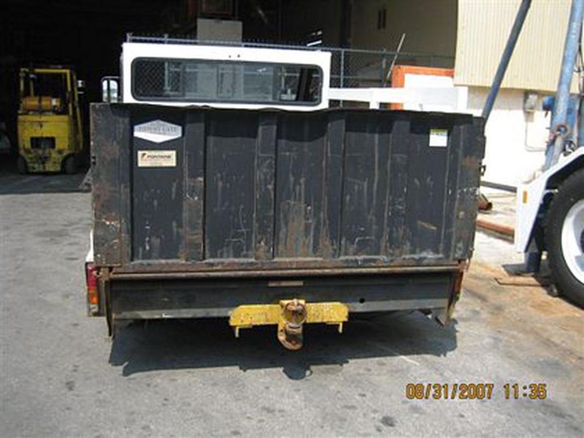 2000 Lift-A-Loft APV Flat Bed